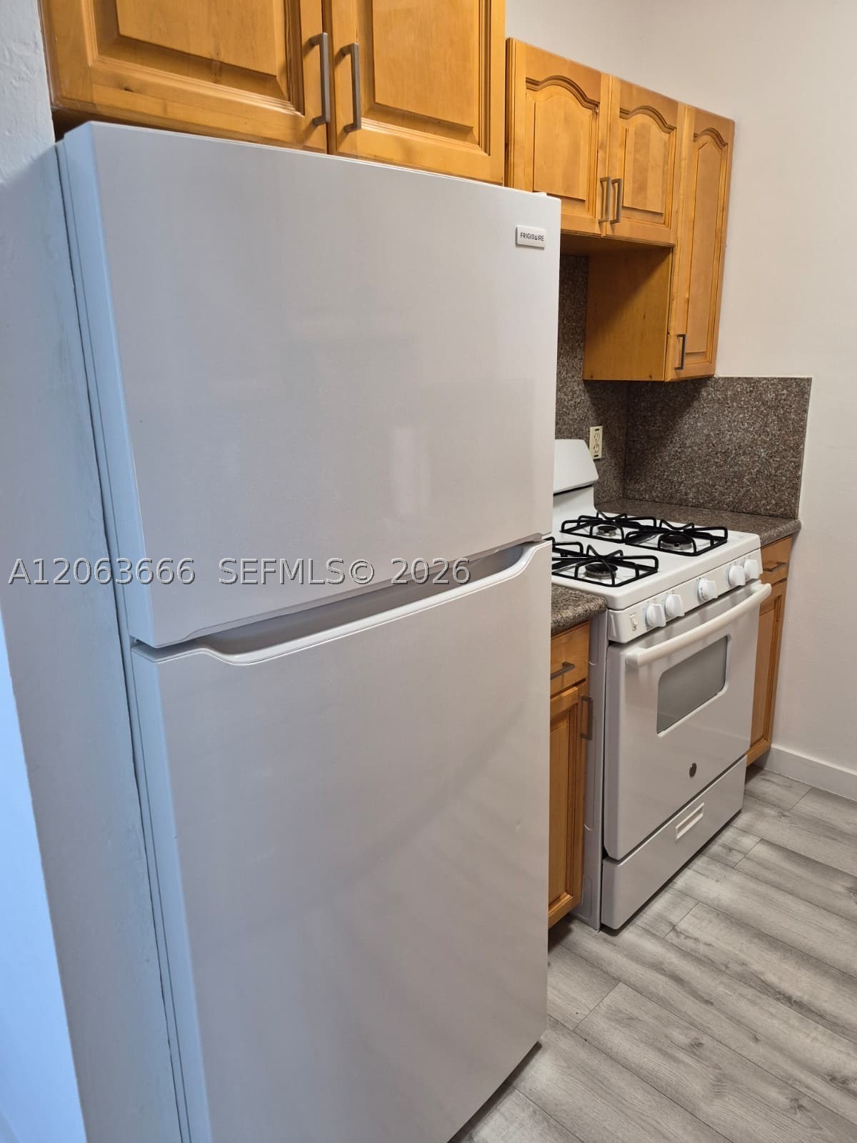 344 Meridian Ave 4b Property Photo 8
