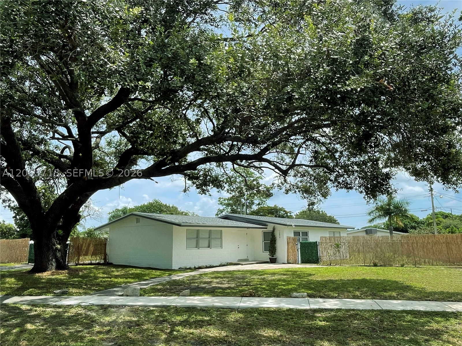 1606 Nw 12th Ave Property Photo 4