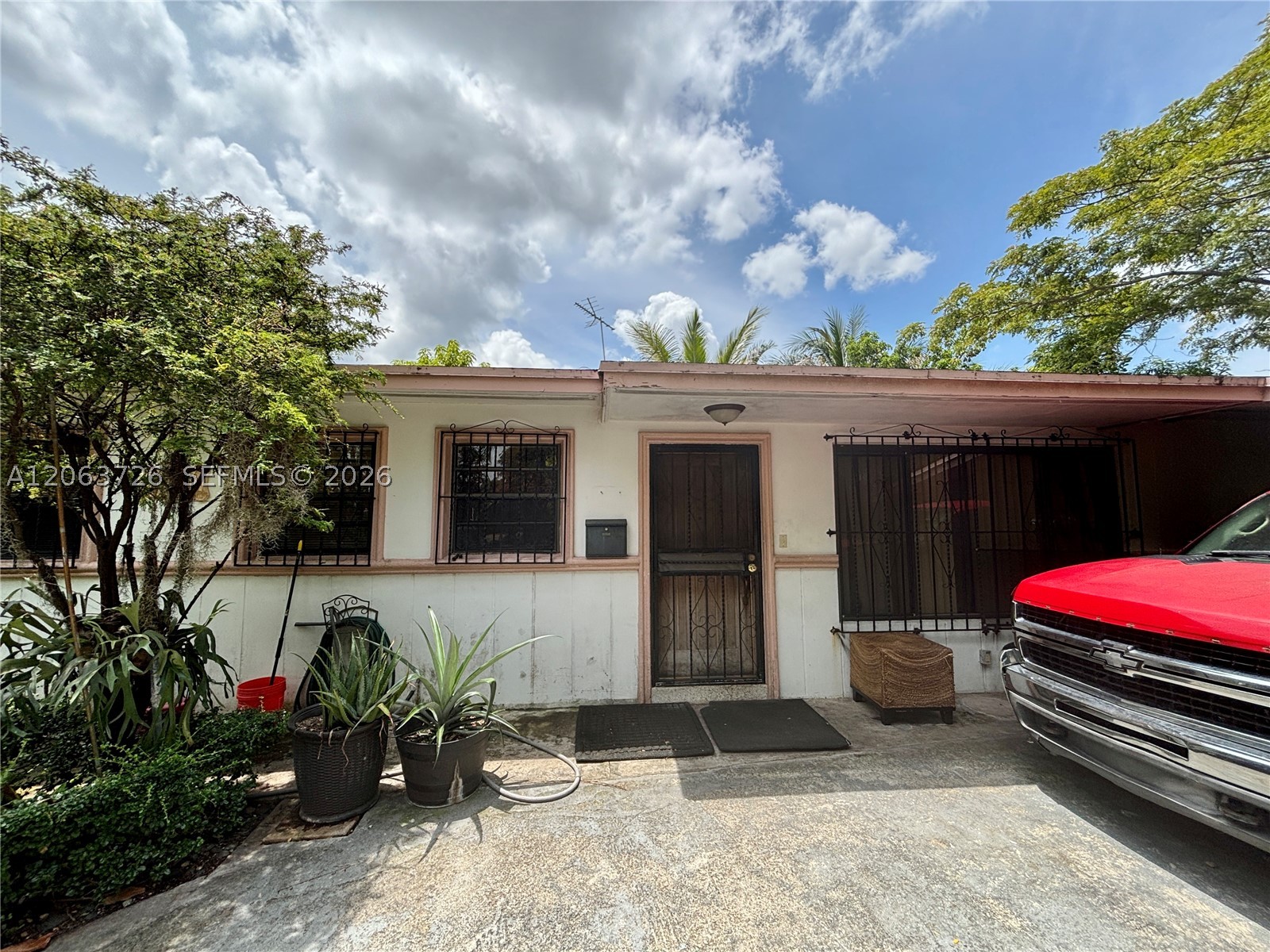 5300 Sw 103rd Pl Property Photo 1