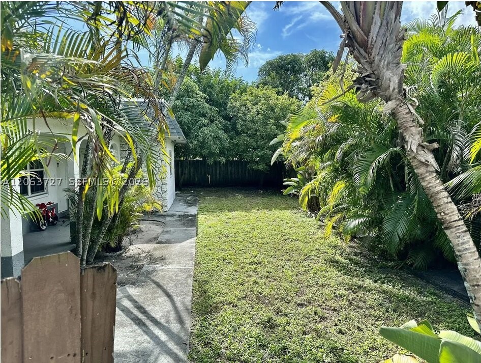 1480 Nw 20th Ct Property Photo 2