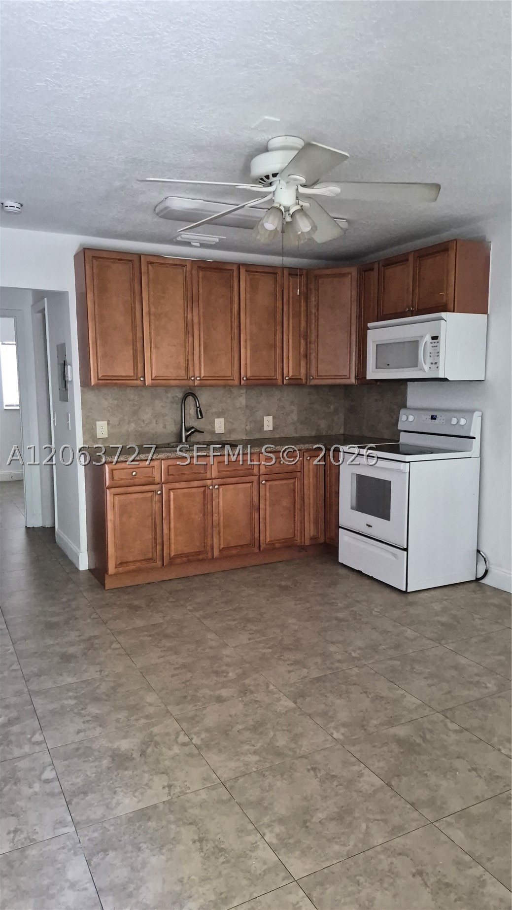 1480 Nw 20th Ct Property Photo 5