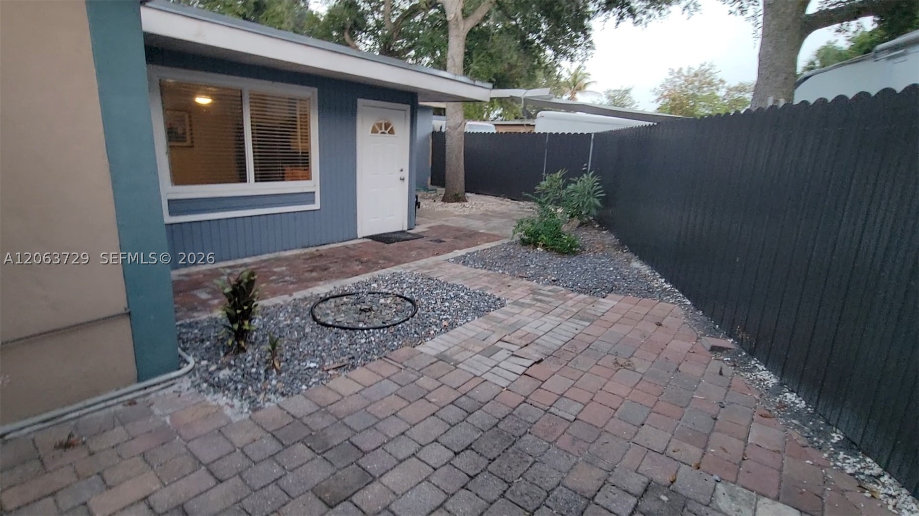 1115 SW 25th Ave B Property Photo 1