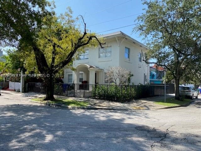 876 SW 2nd St Property Photo 1