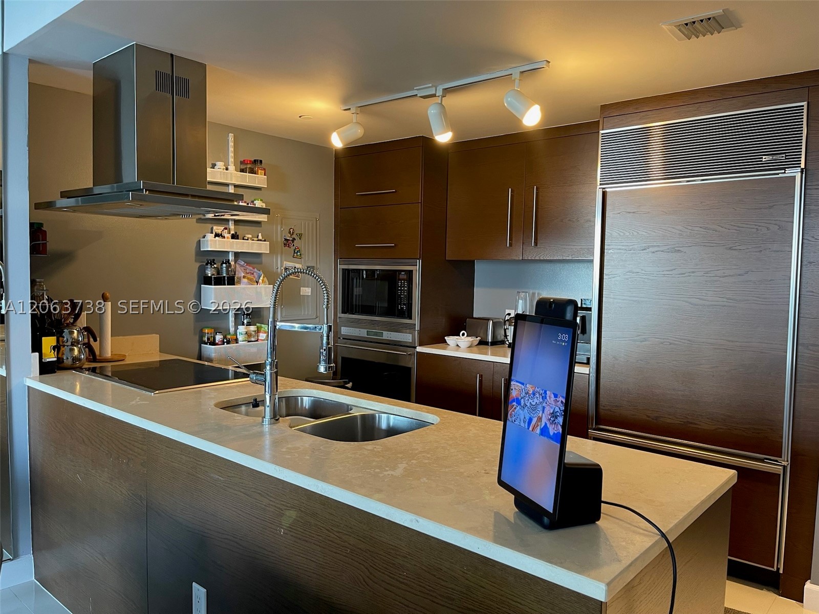 495 Brickell Ave 703 Property Photo 11