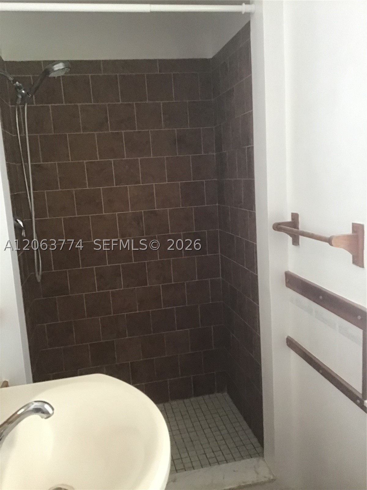 429 49th St Property Photo 17