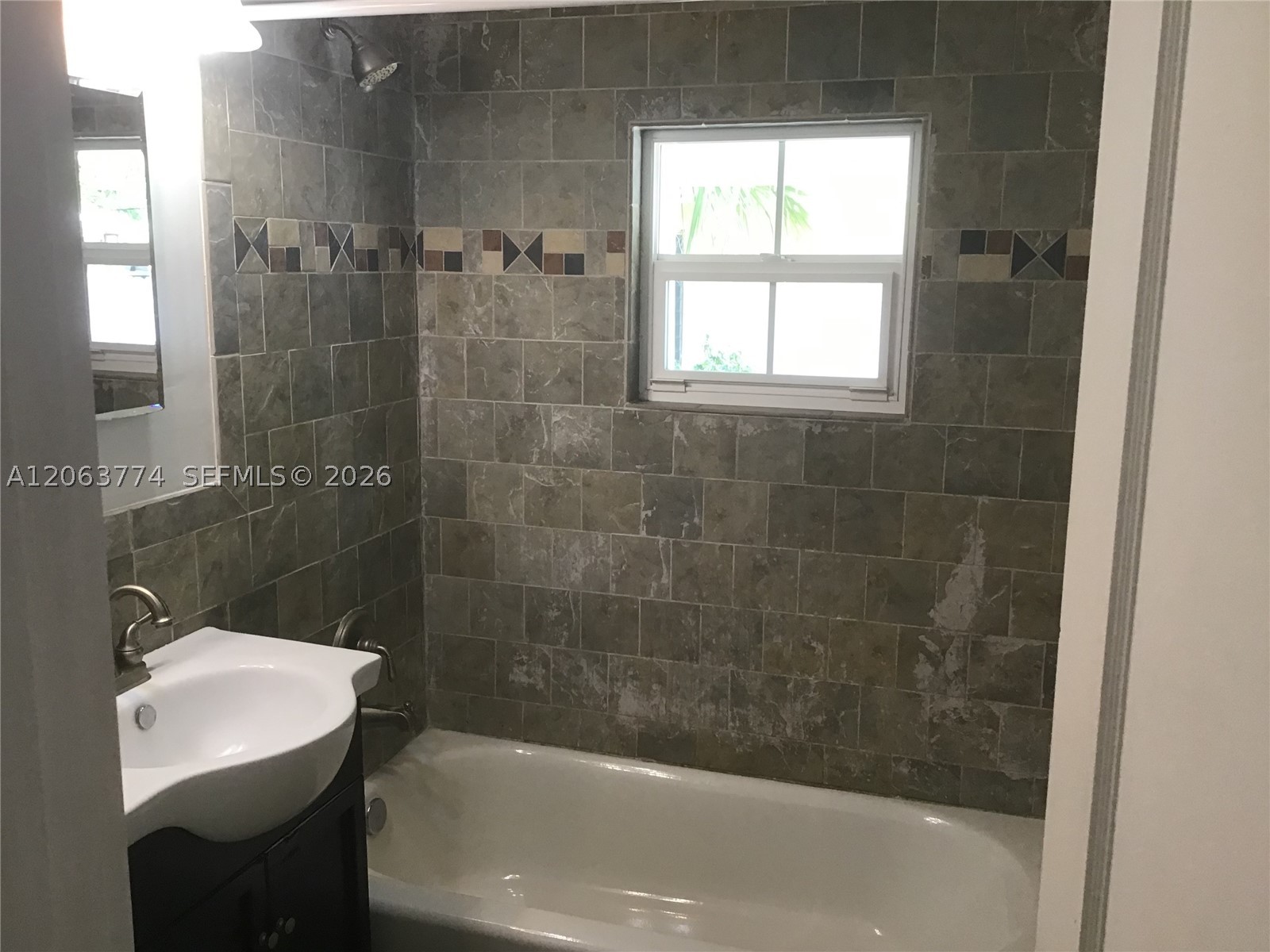 429 49th St Property Photo 26