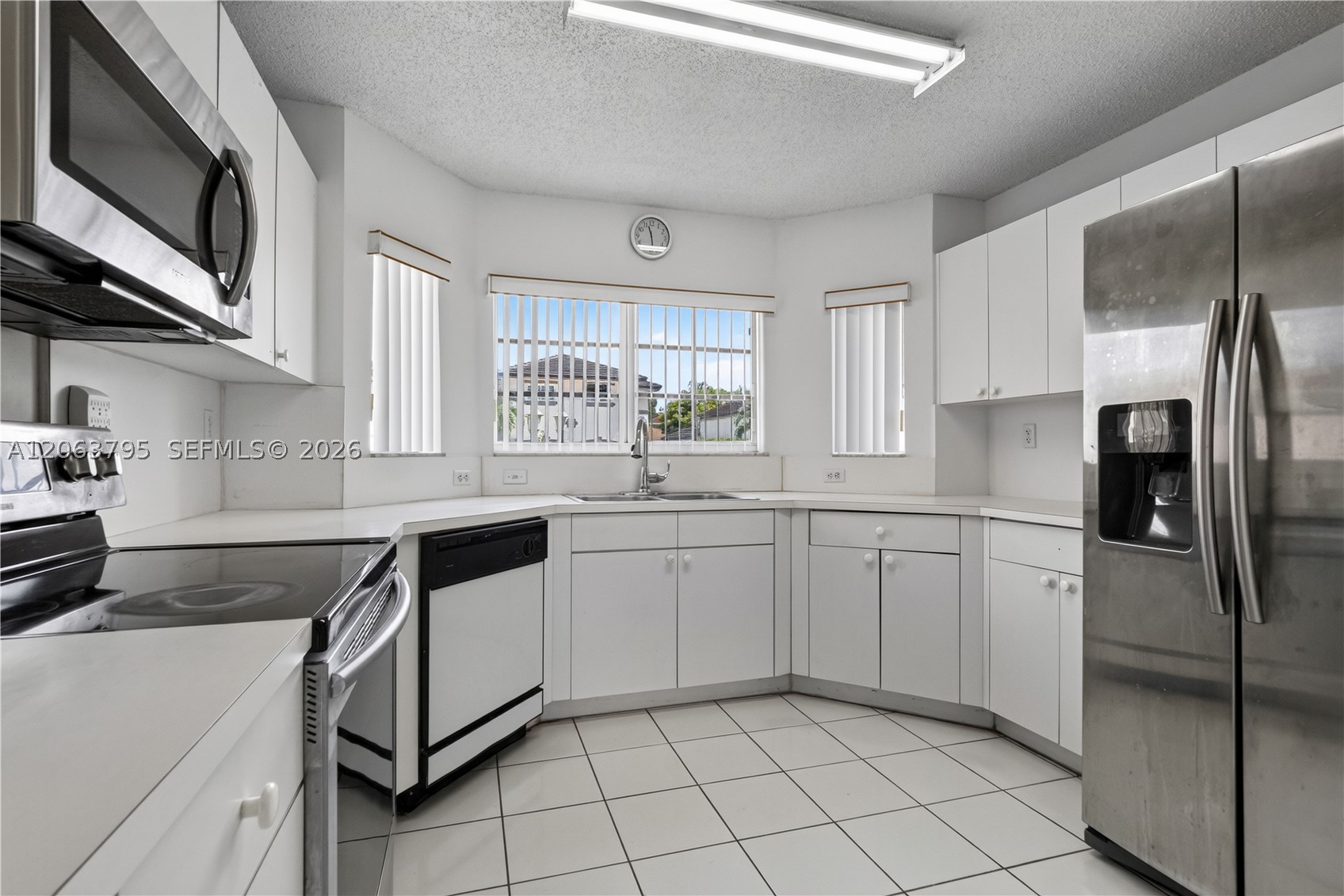 14156 Sw 163rd Ter Property Photo 4