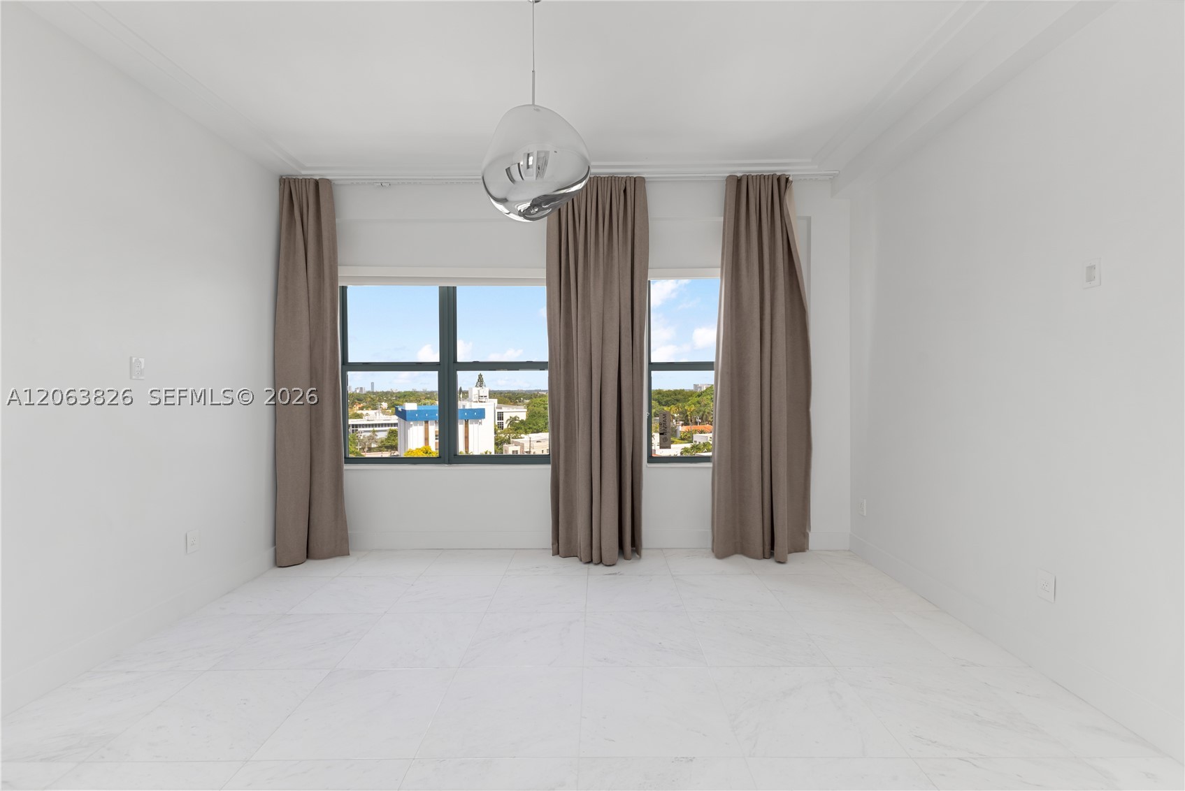 2421 Lake Pancoast Dr 7a Property Photo 12