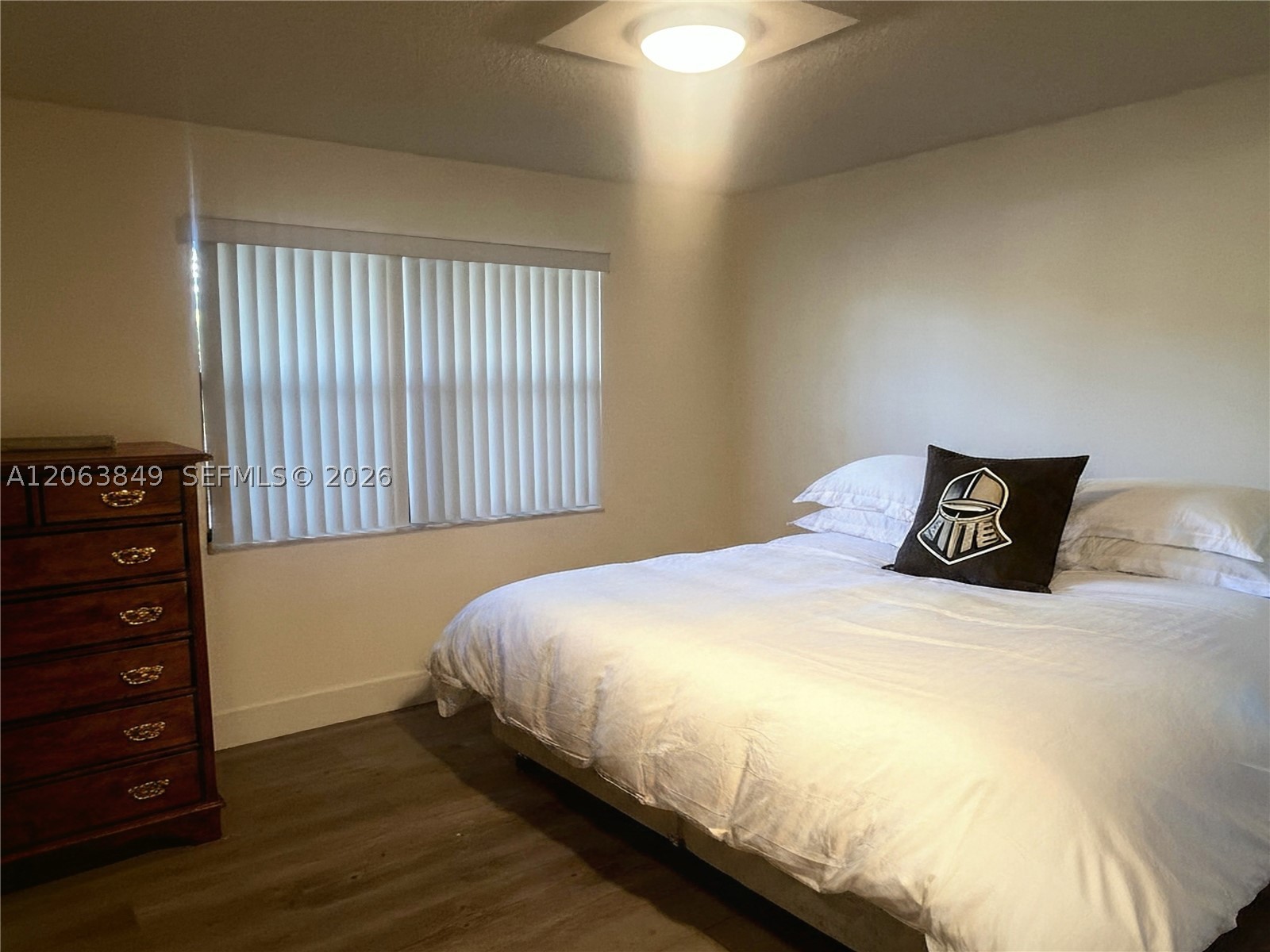 2901 N Nob Hill Rd 107 Property Photo 6