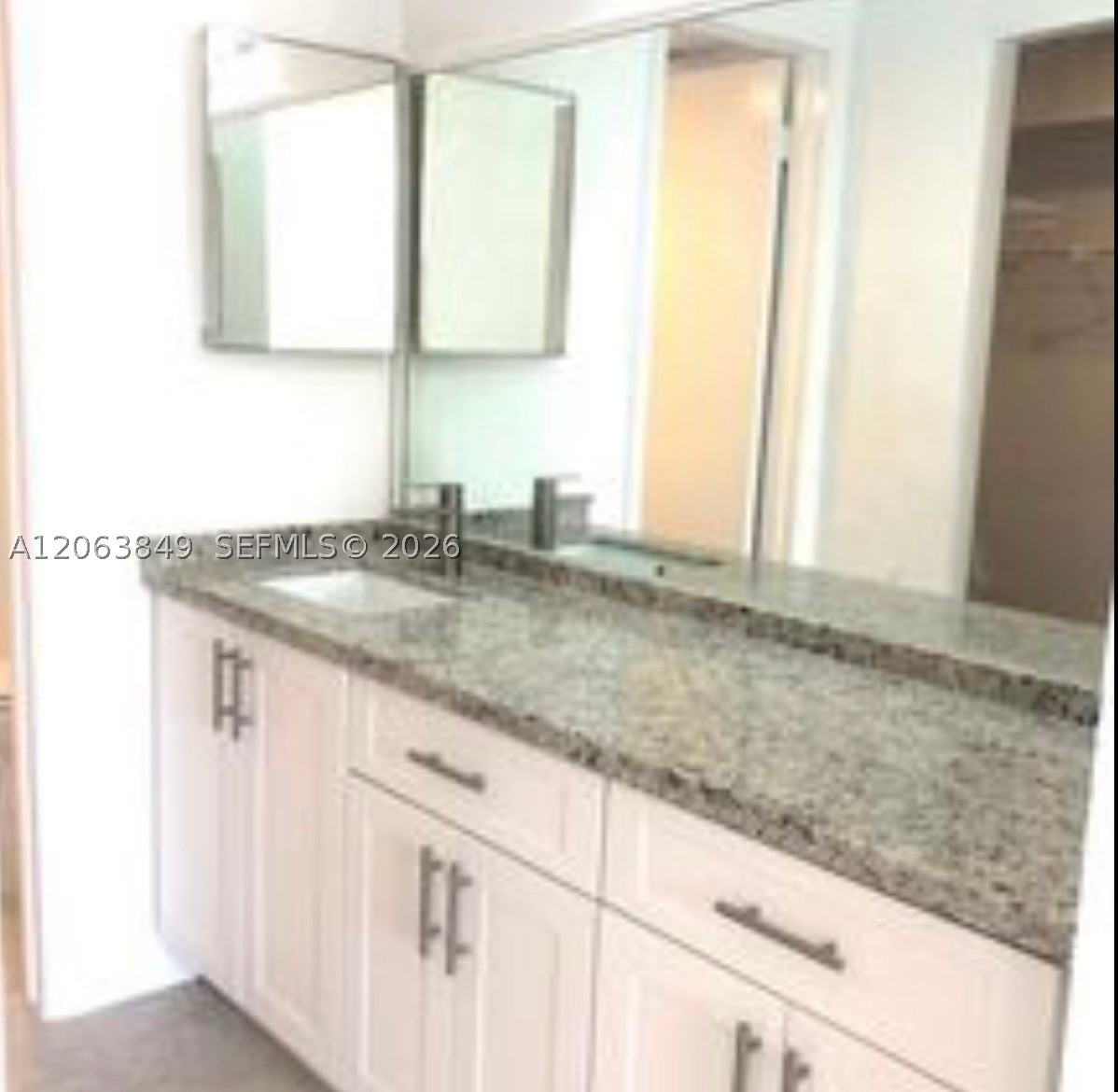 2901 N Nob Hill Rd 107 Property Photo 13