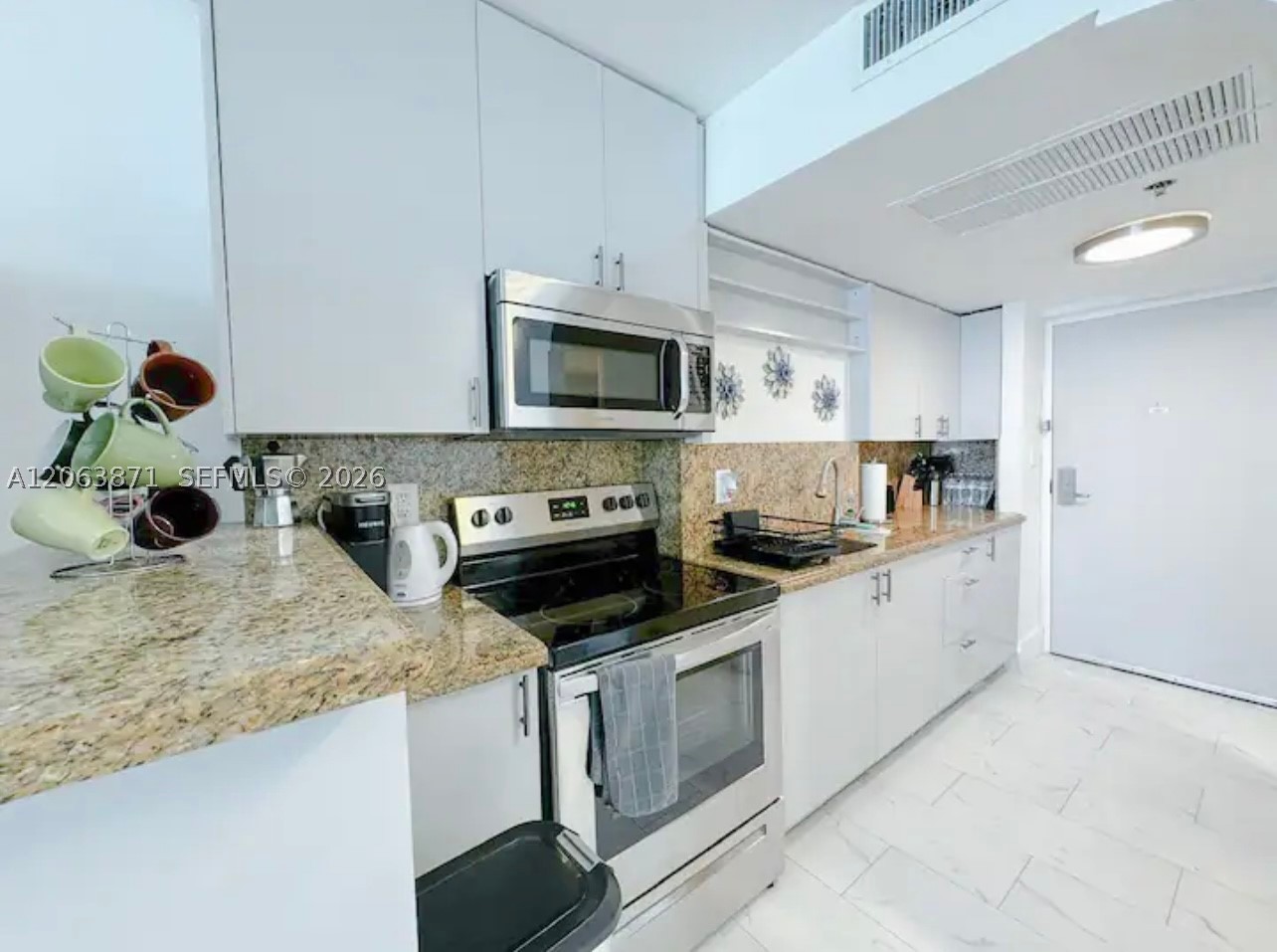 19201 Collins Ave 545 Property Photo 11