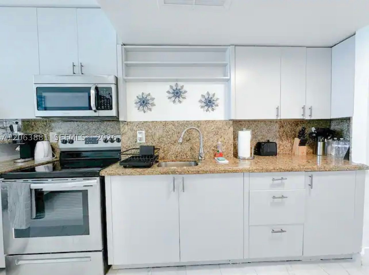 19201 Collins Ave 545 Property Photo 14