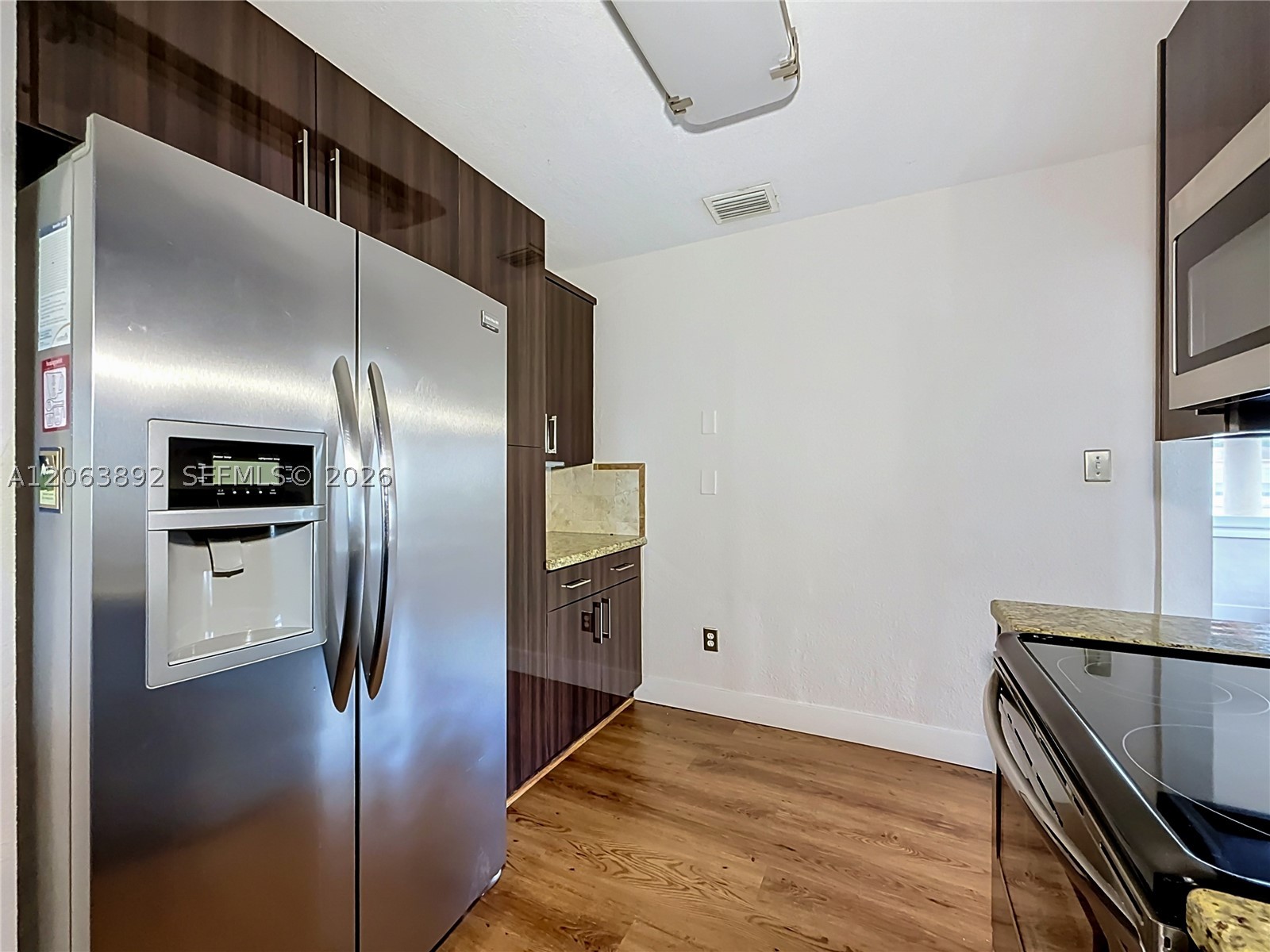 145 W 57th St Property Photo 20