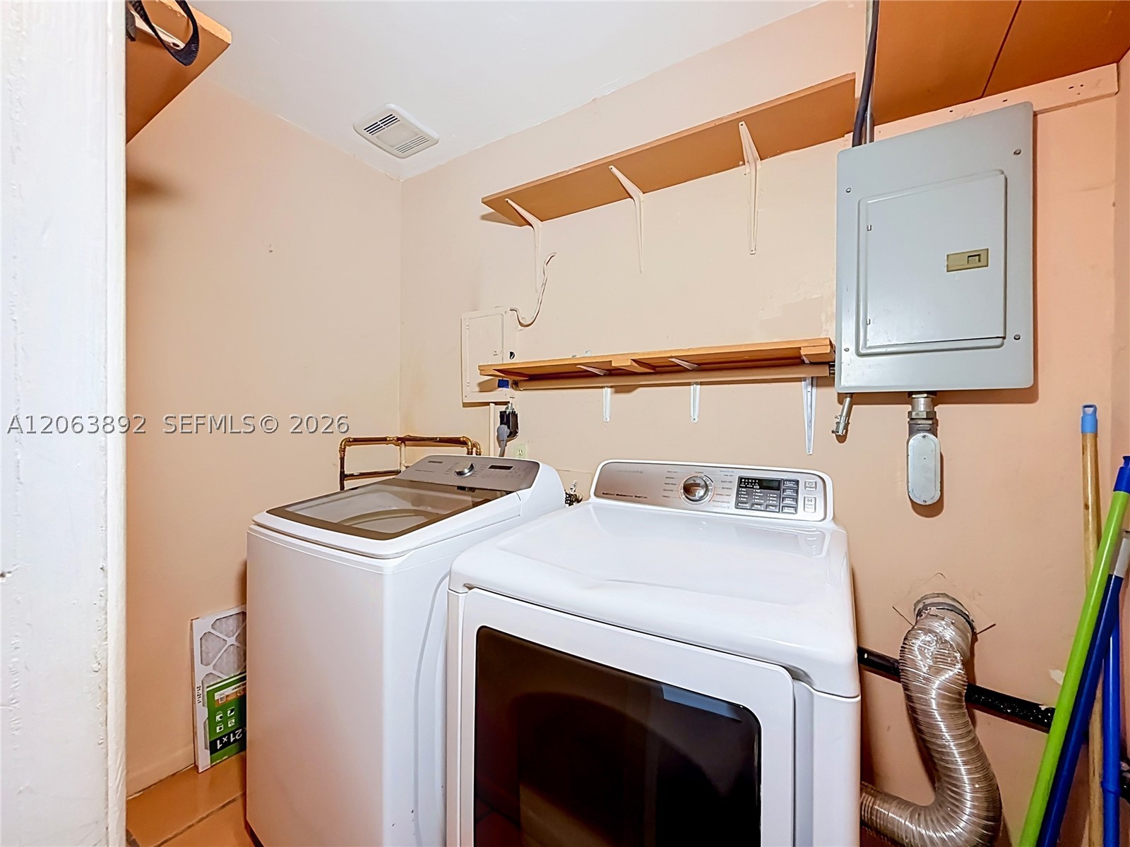 145 W 57th St Property Photo 32
