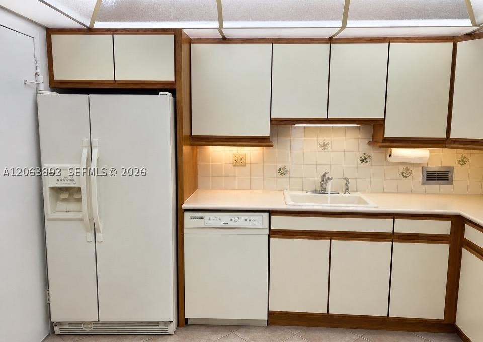 2030 S Ocean Dr 521 Property Photo 13