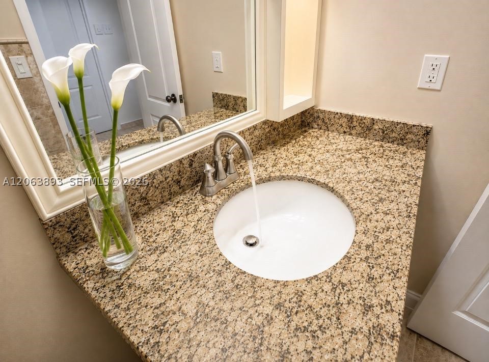 2030 S Ocean Dr 521 Property Photo 28