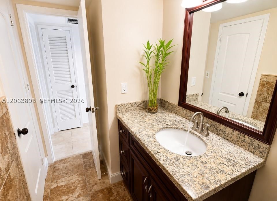 2030 S Ocean Dr 521 Property Photo 31
