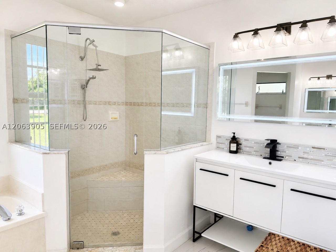 17025 N 84th Ct N Property Photo 12