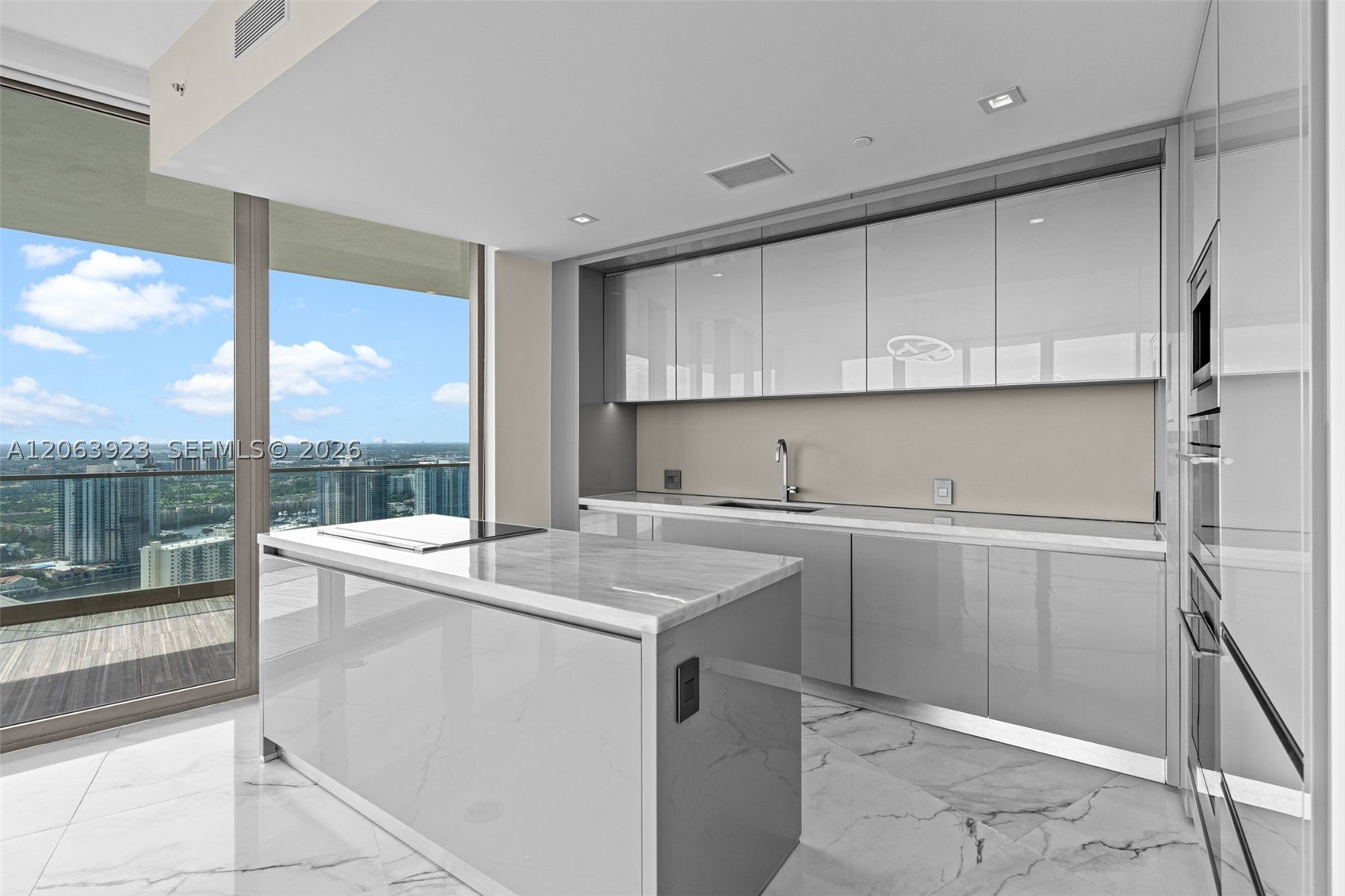 18975 Collins Ave 3605 Property Photo 7