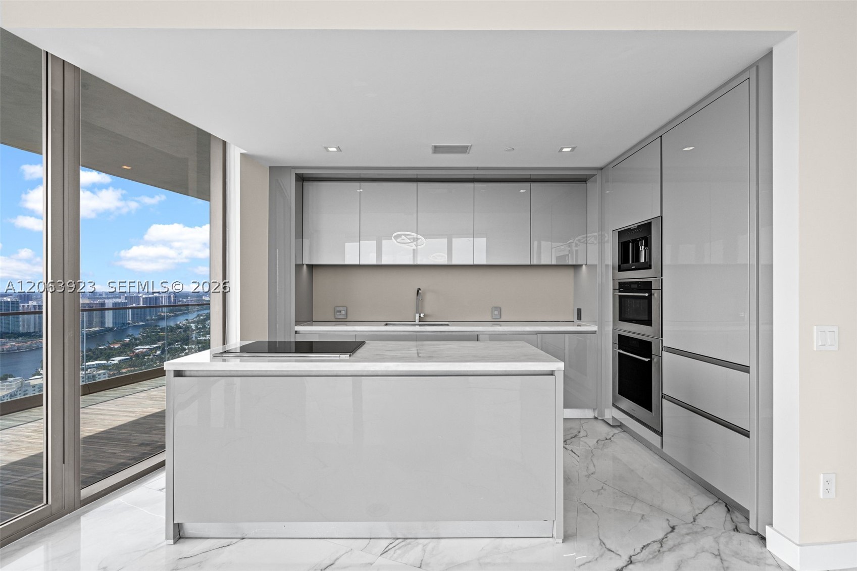 18975 Collins Ave 3605 Property Photo 8