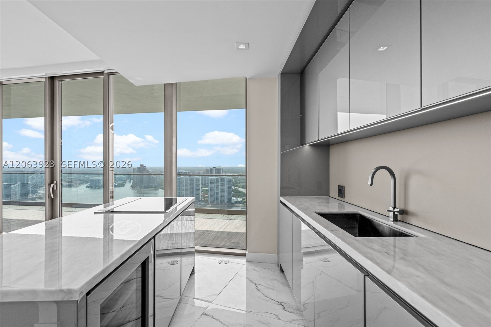 18975 Collins Ave 3605 Property Photo 9