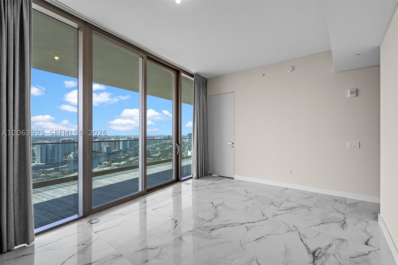 18975 Collins Ave 3605 Property Photo 16