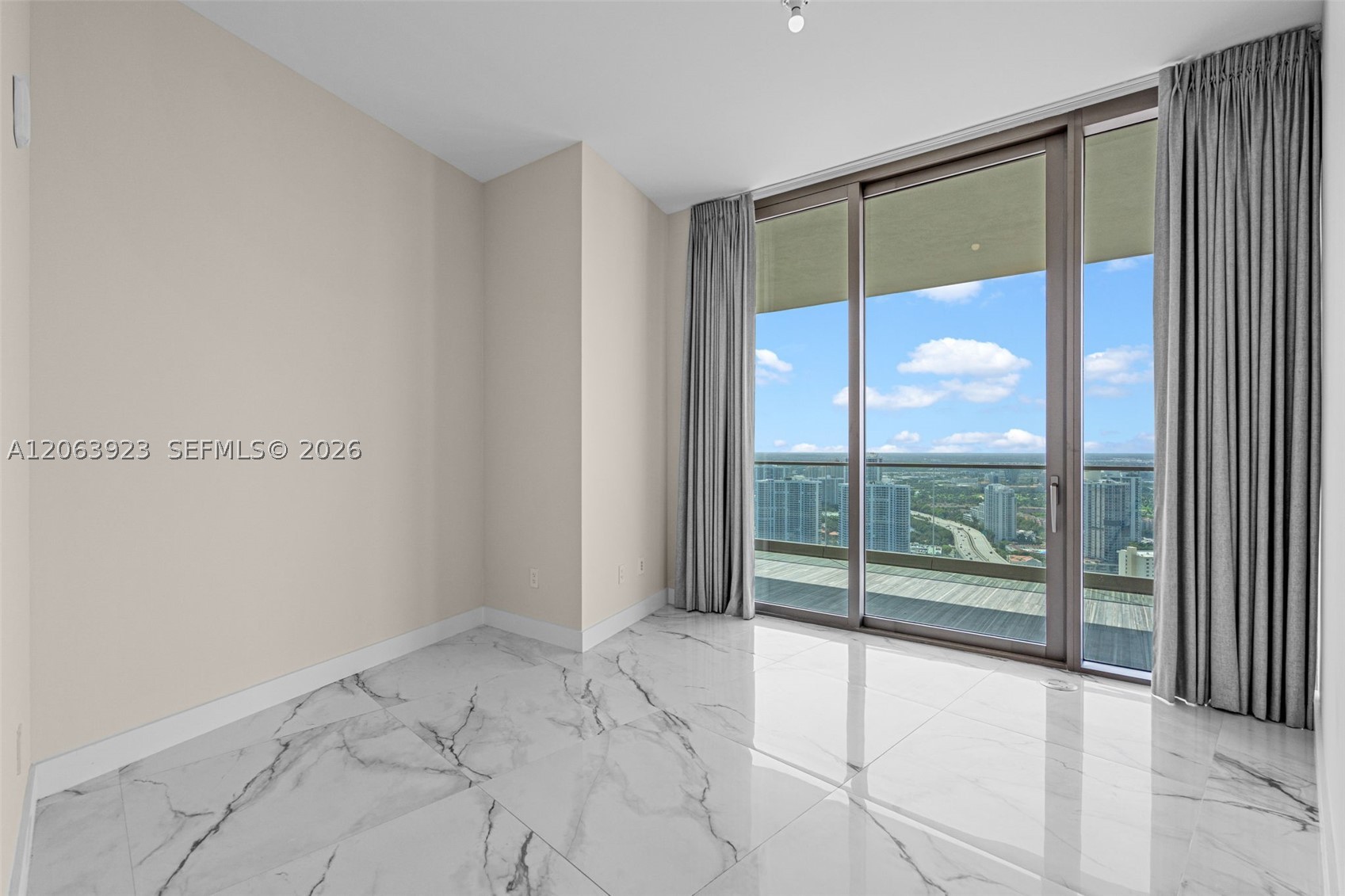 18975 Collins Ave 3605 Property Photo 22
