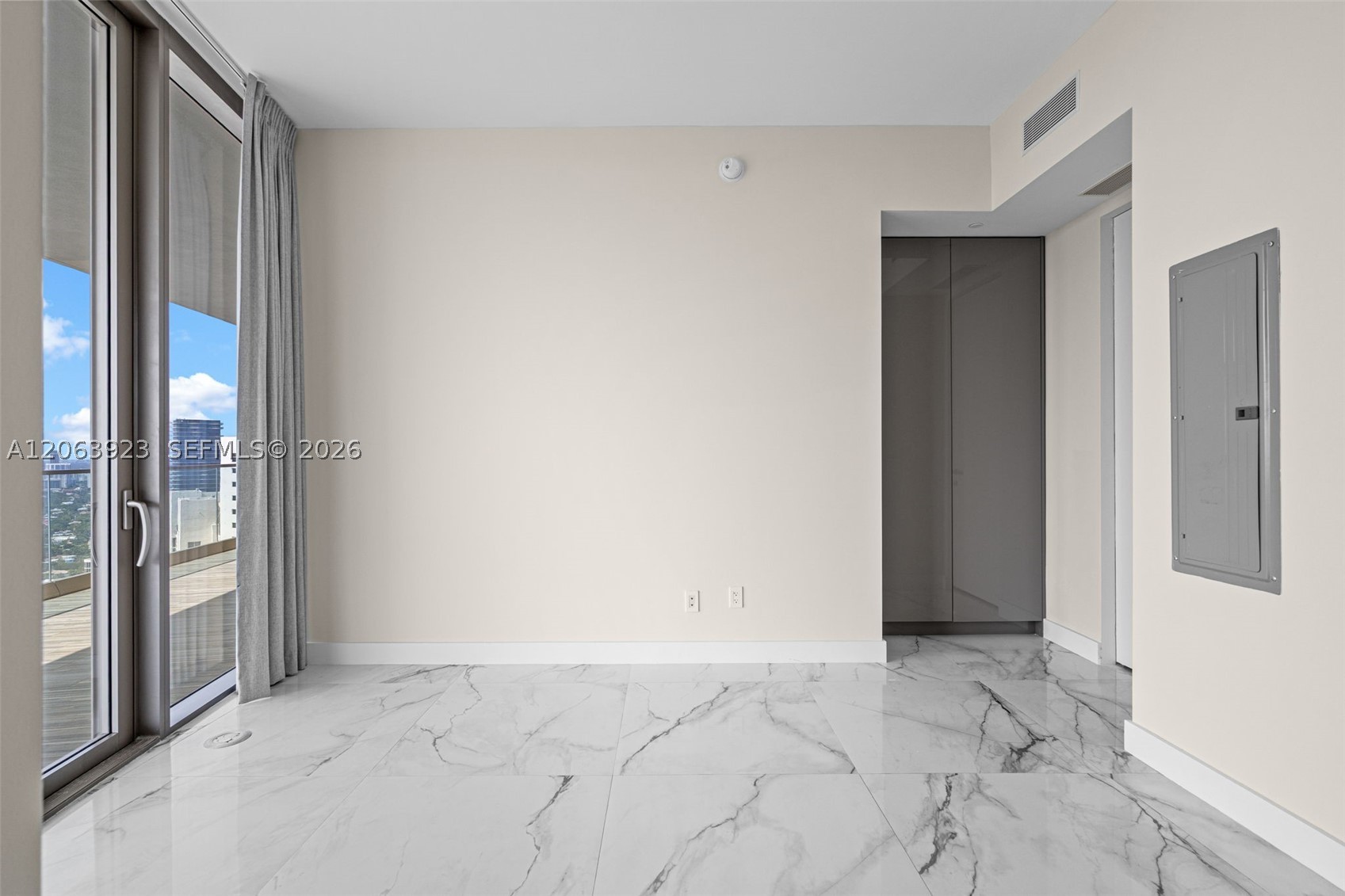 18975 Collins Ave 3605 Property Photo 24