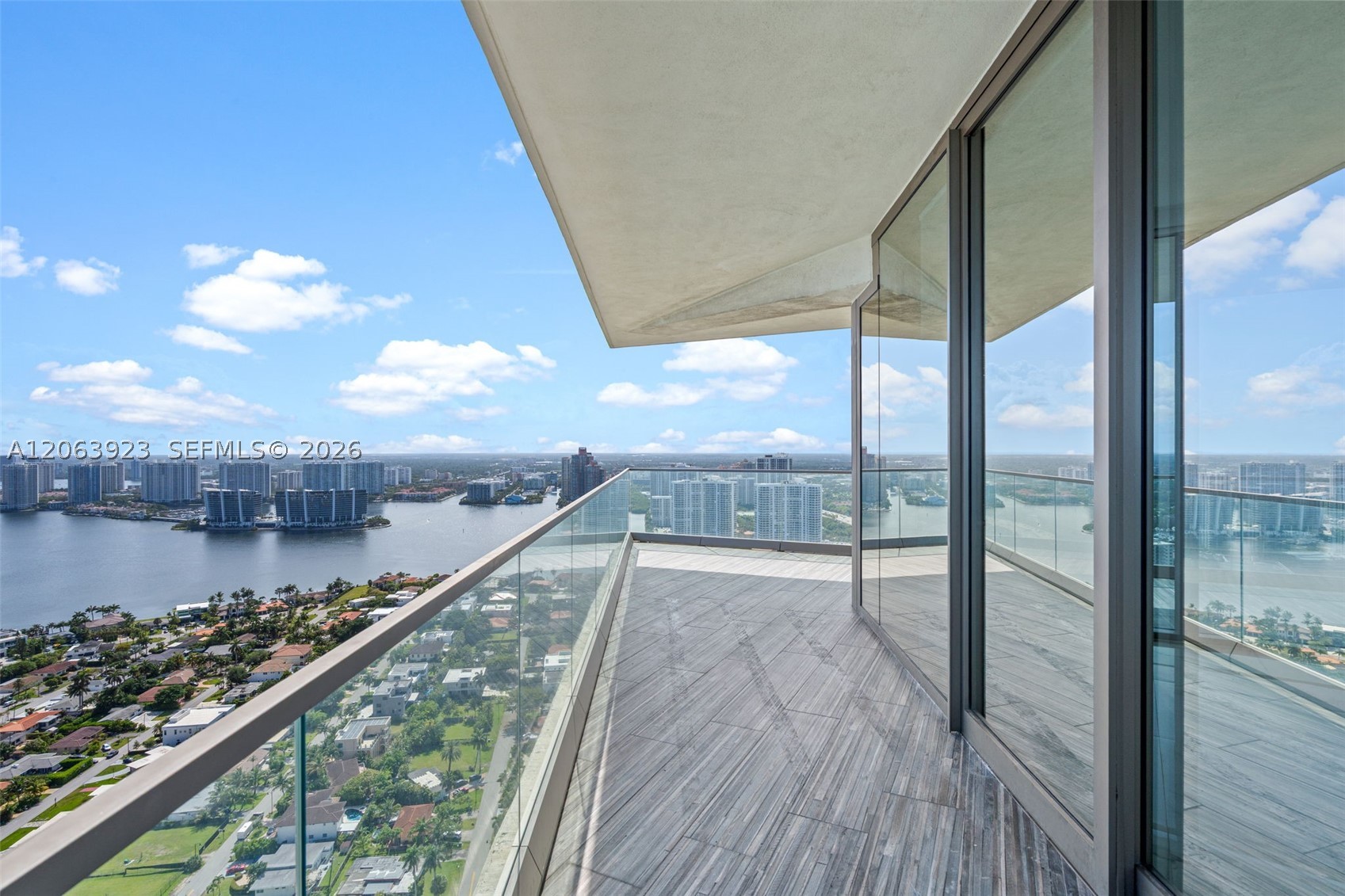 18975 Collins Ave 3605 Property Photo 26