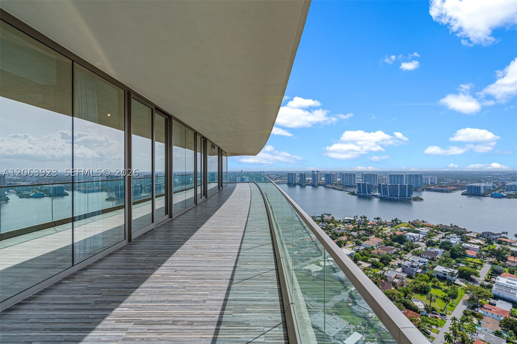 18975 Collins Ave 3605 Property Photo 33