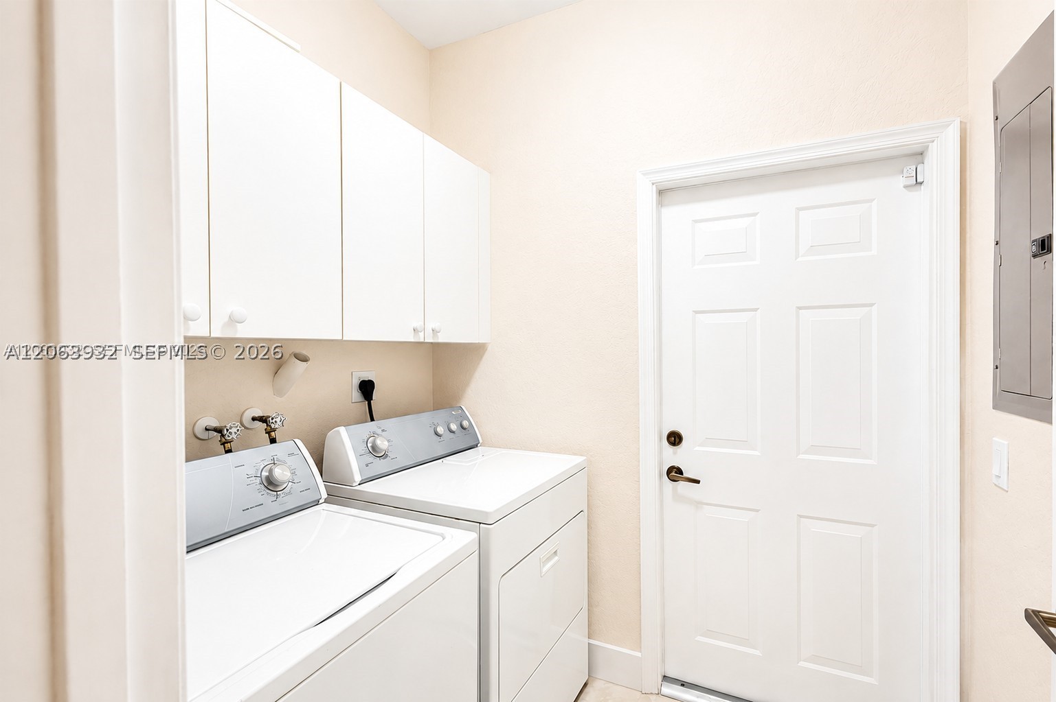2703 Center Ct Dr 1-14 Property Photo 13