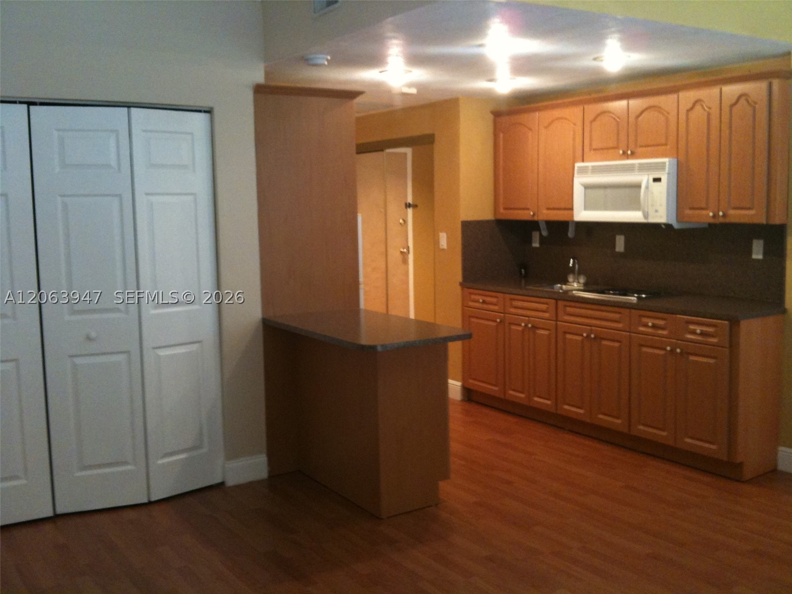 700 Biltmore Way 215 Property Photo 5