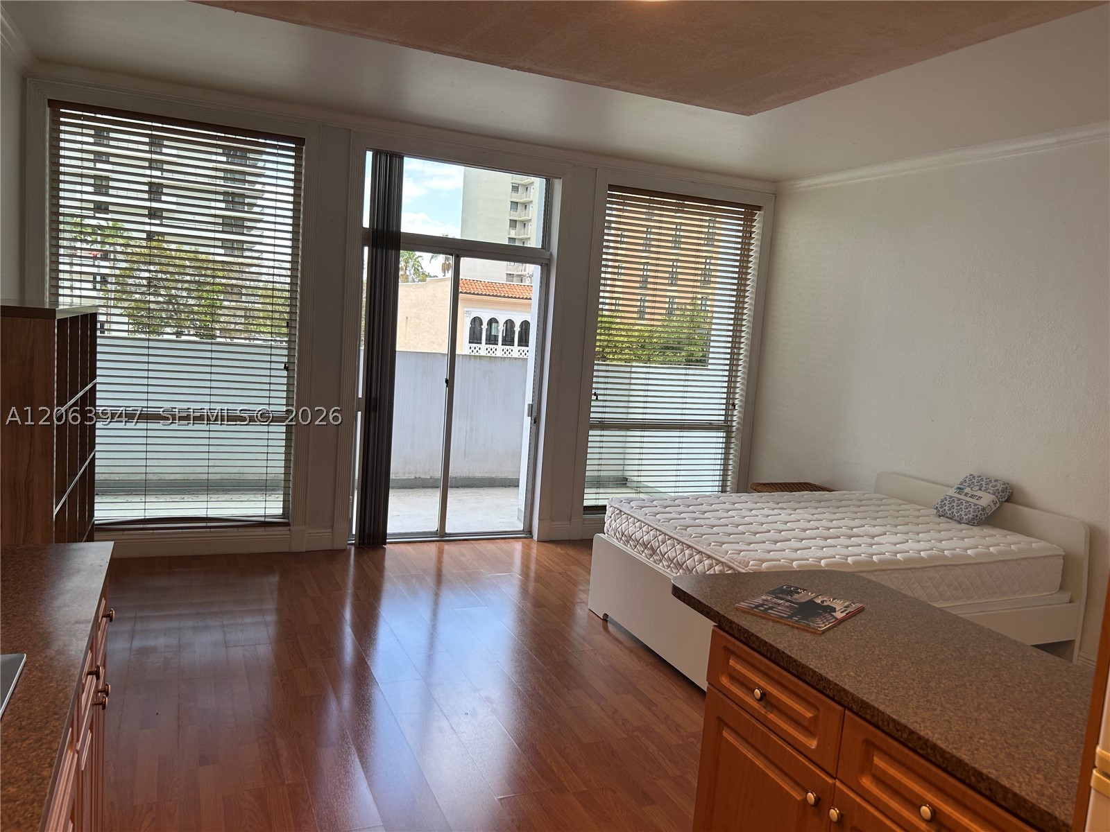 700 Biltmore Way 215 Property Photo 6