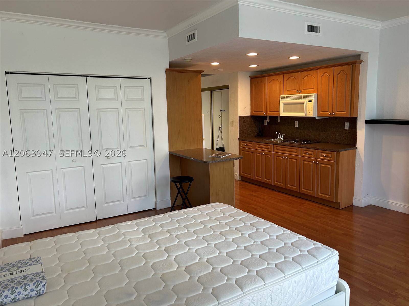 700 Biltmore Way 215 Property Photo 7