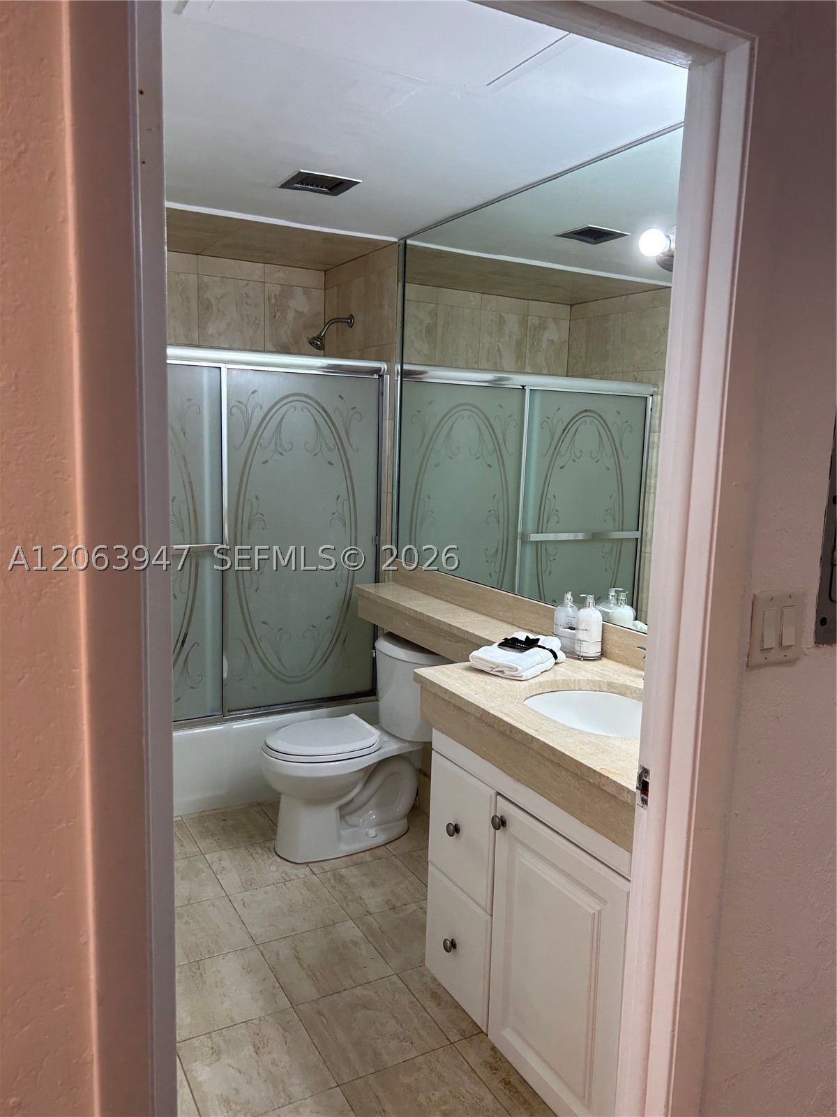 700 Biltmore Way 215 Property Photo 9