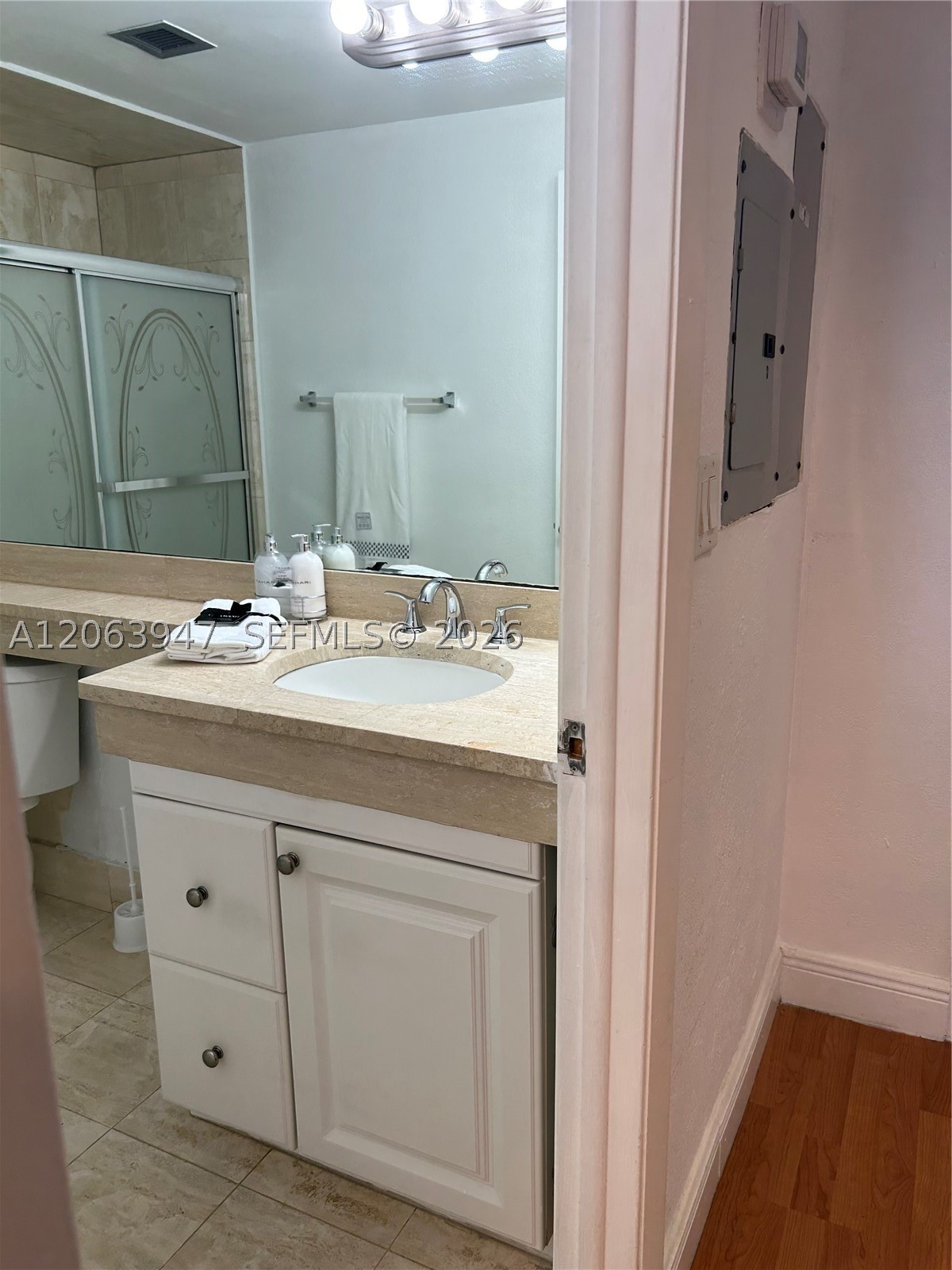 700 Biltmore Way 215 Property Photo 11