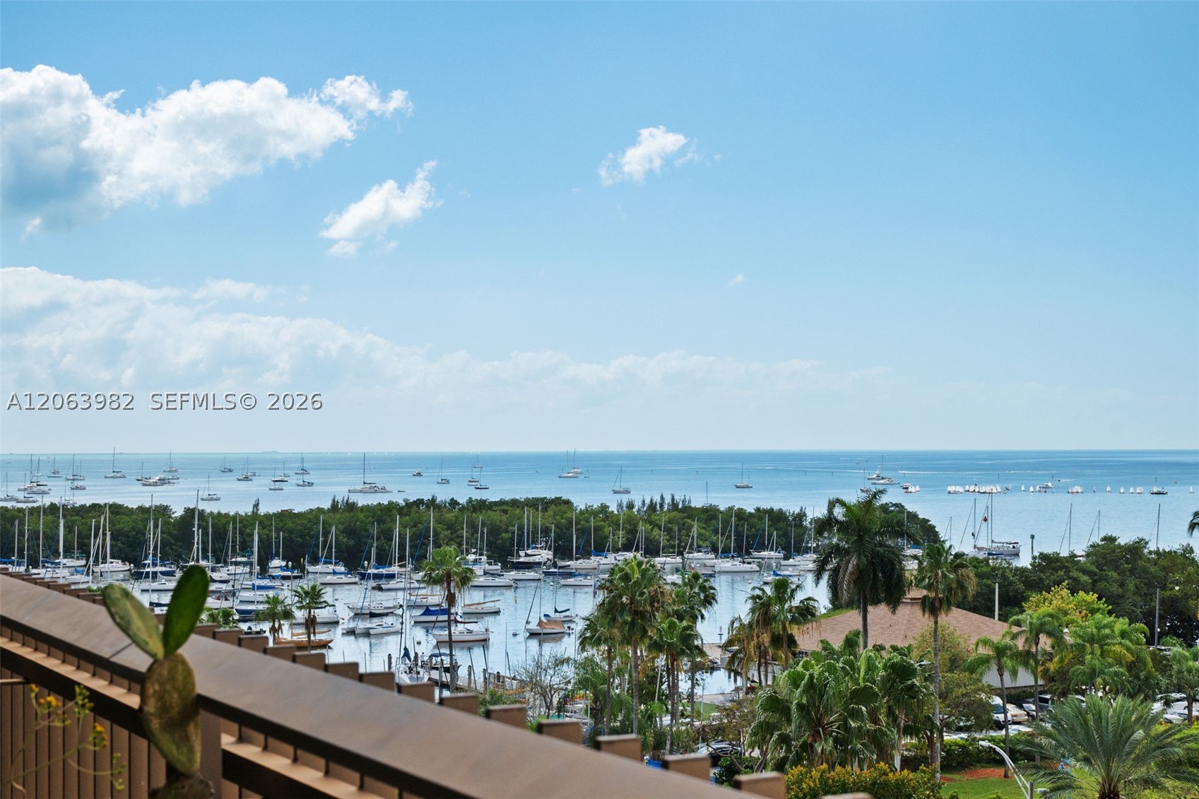 2901 S Bayshore Dr 8e Property Photo 1
