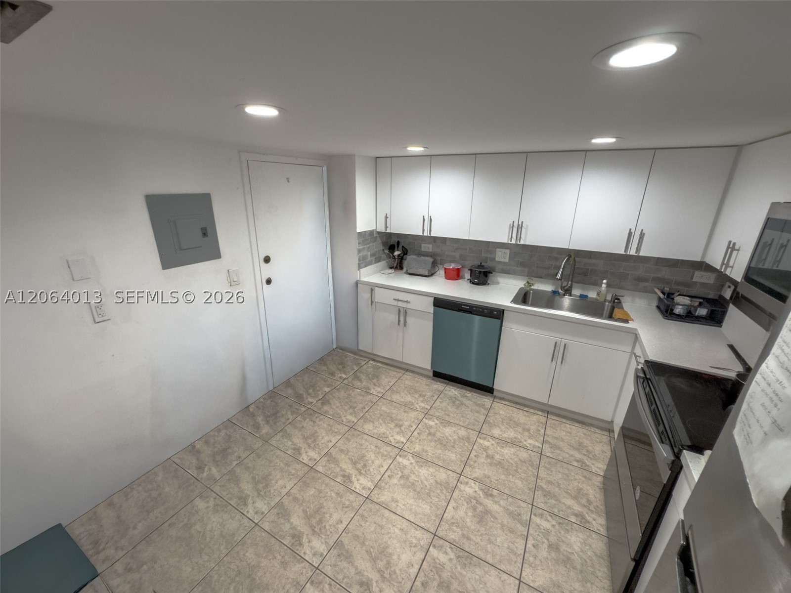 251 174th St 808 Property Photo 6