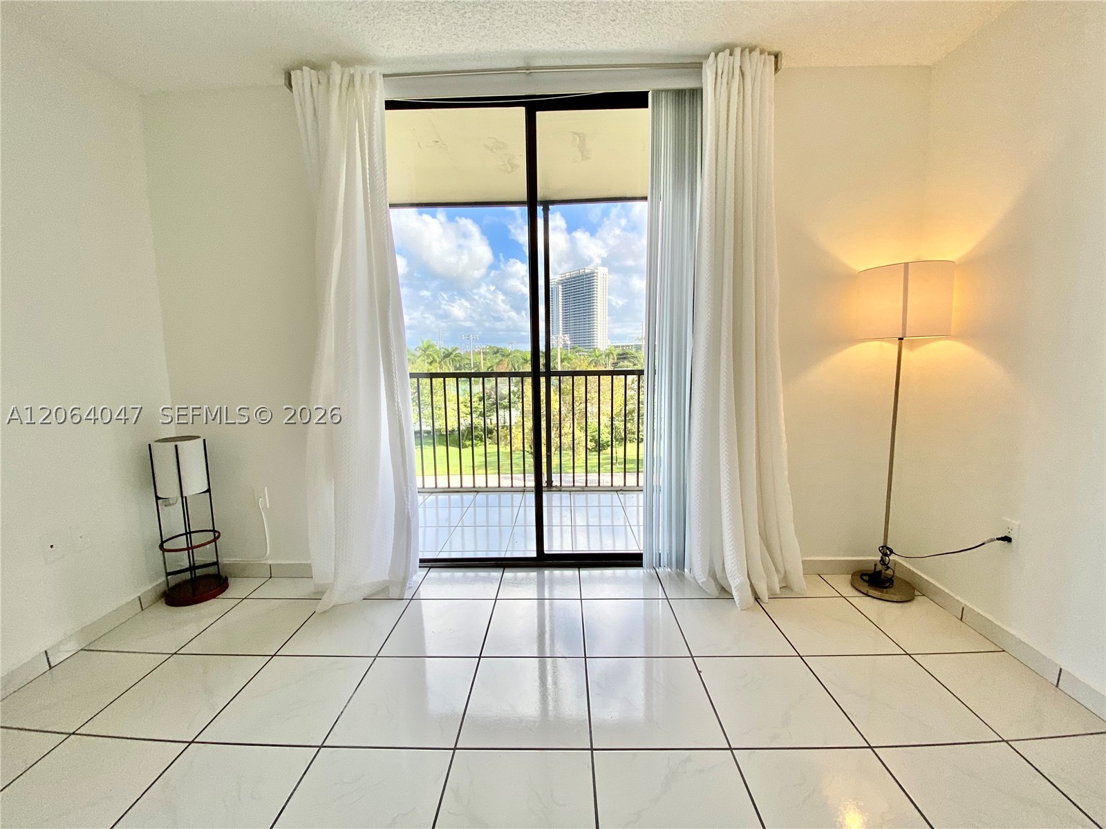 16950 Dixie A536 Property Photo 1