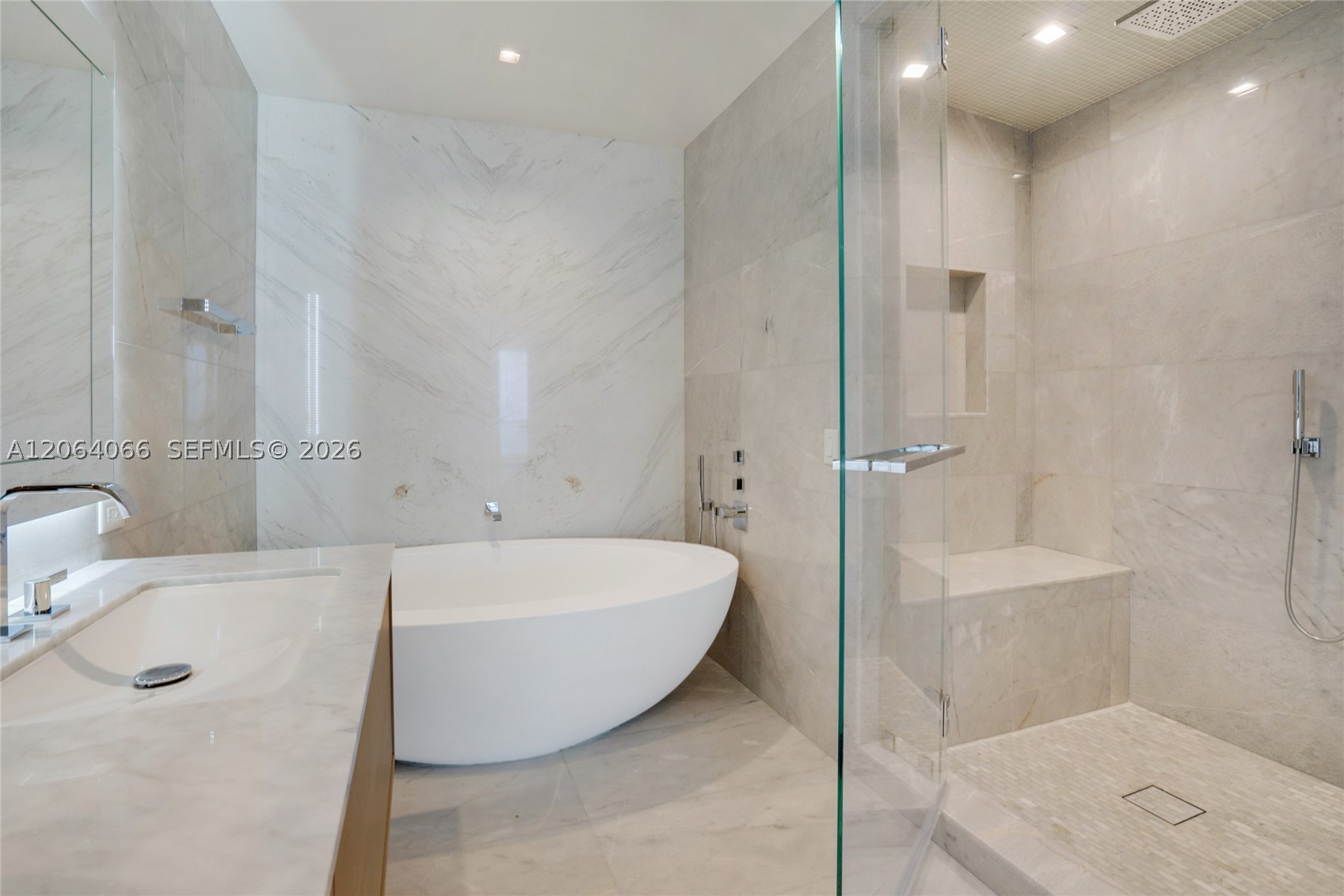 18501 Collins Ave 1804 Property Photo 10
