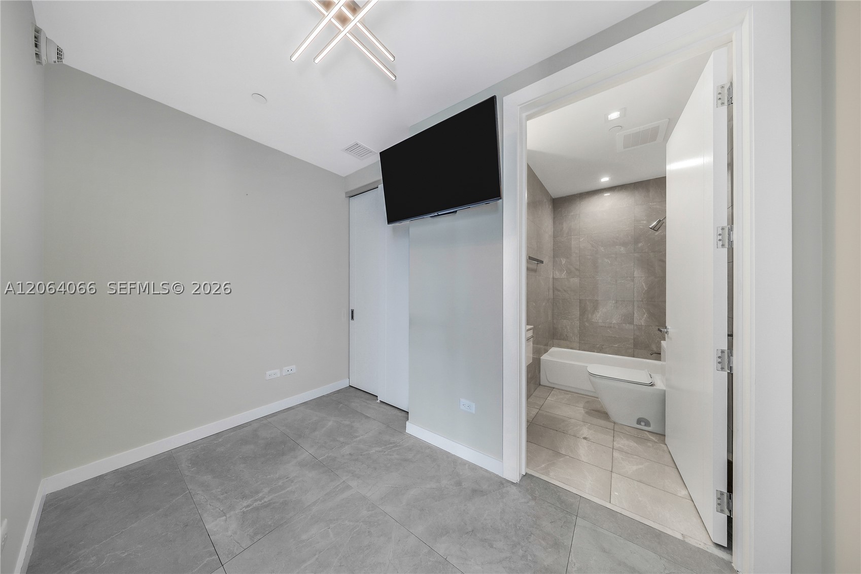 18501 Collins Ave 1804 Property Photo 23