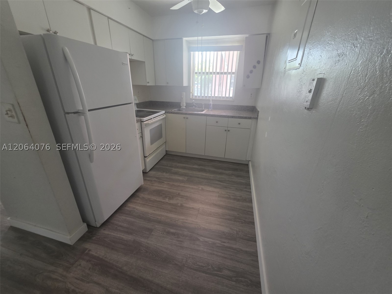 45 E 11th St 15 Property Photo 9