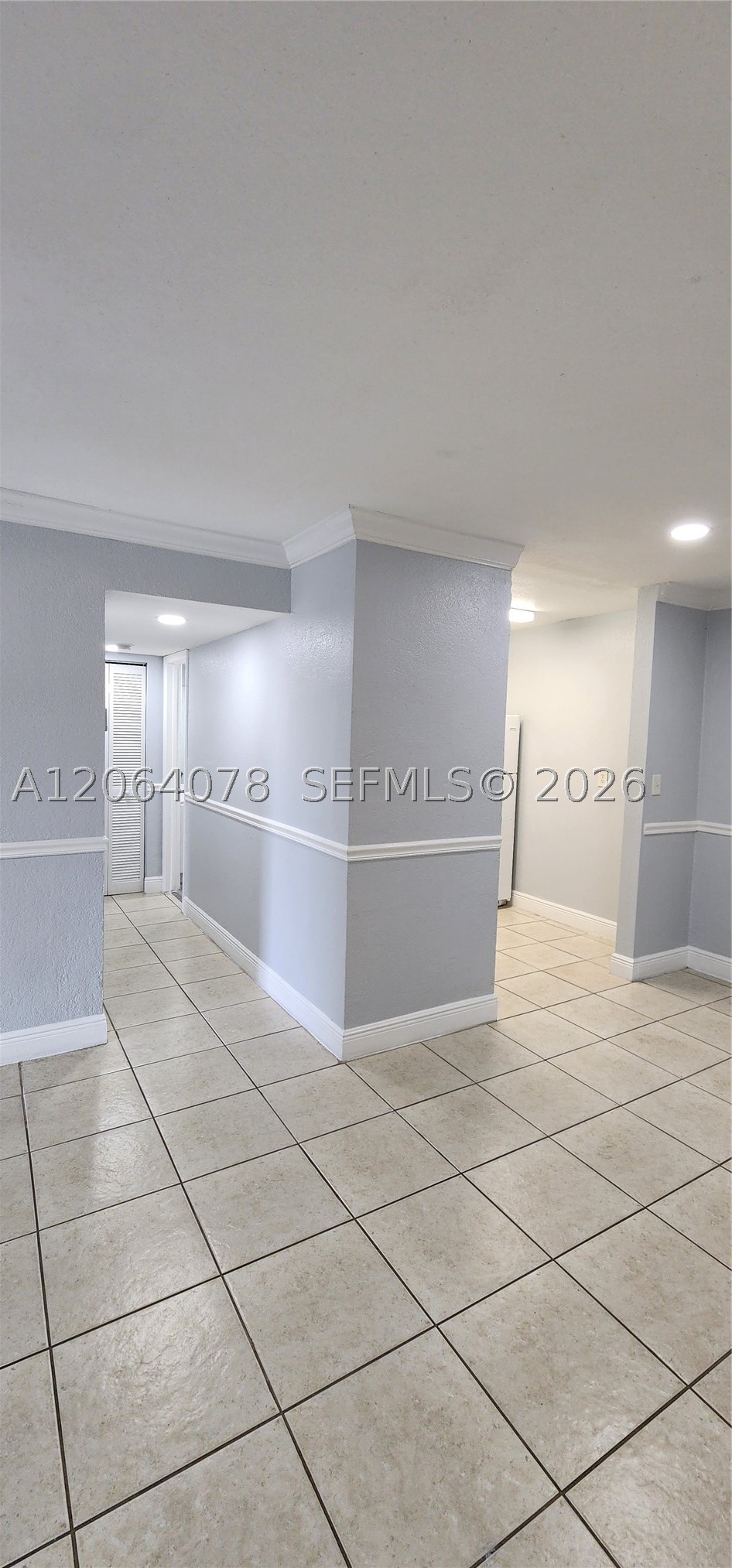 9405 SW 76th St Y32 Property Photo 1