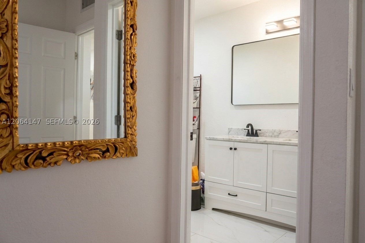 10860 Sw 217th Ter Property Photo 17
