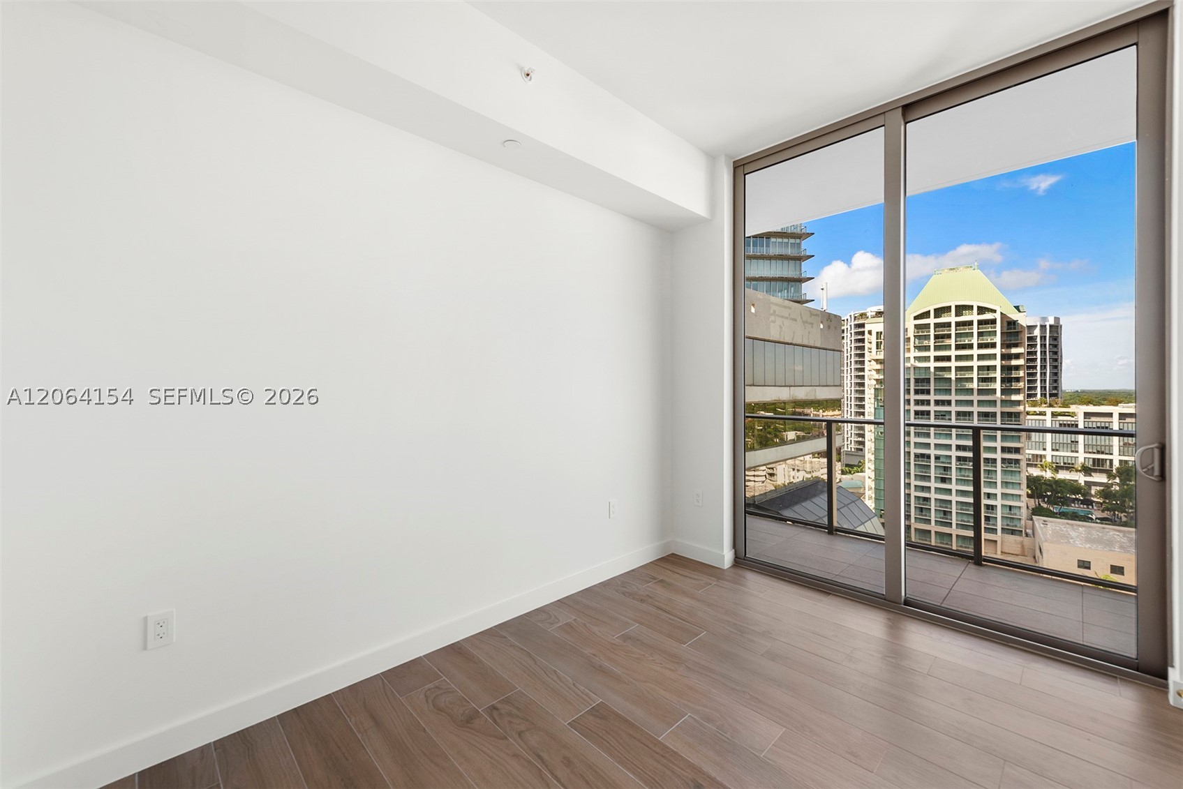 2678 Tigertail Ave 1405 Property Photo 10