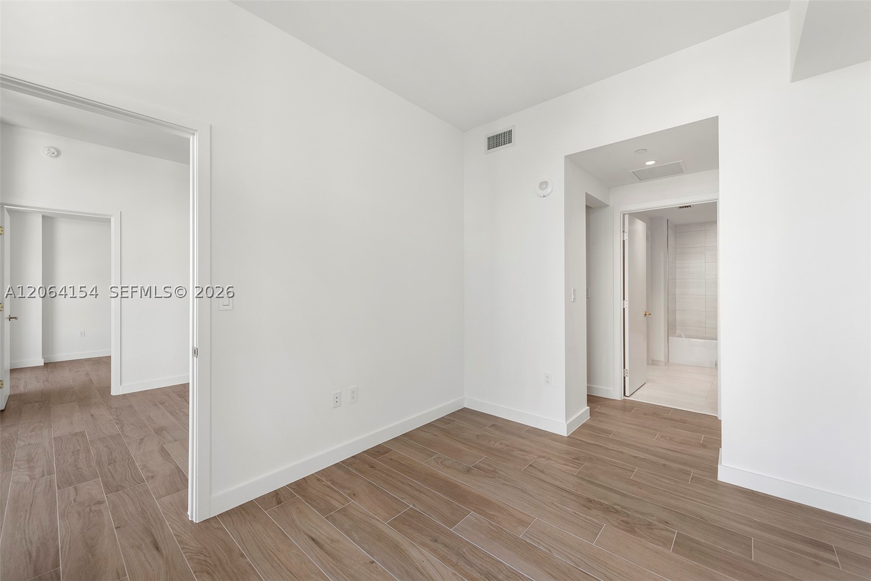 2678 Tigertail Ave 1405 Property Photo 11