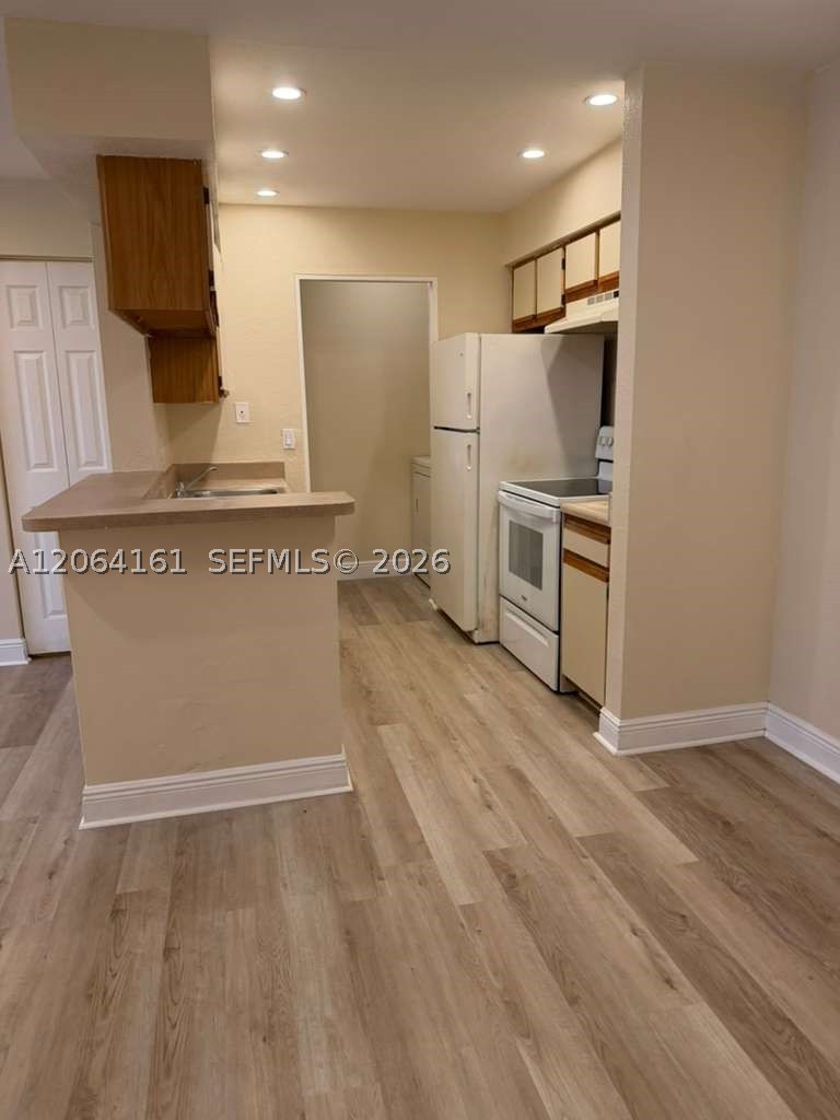 1247 SW 46th Ave 1306 Property Photo 1