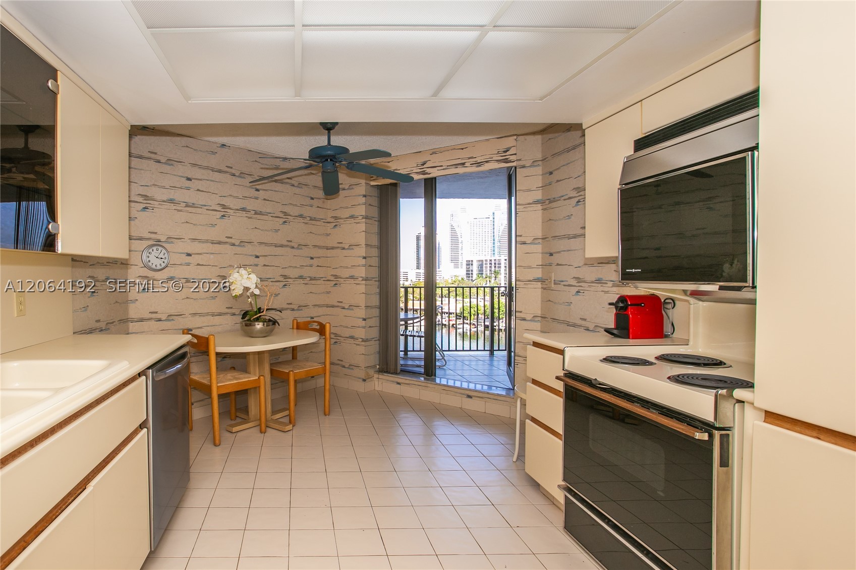300 Three Islands Blvd 406 Property Photo 6