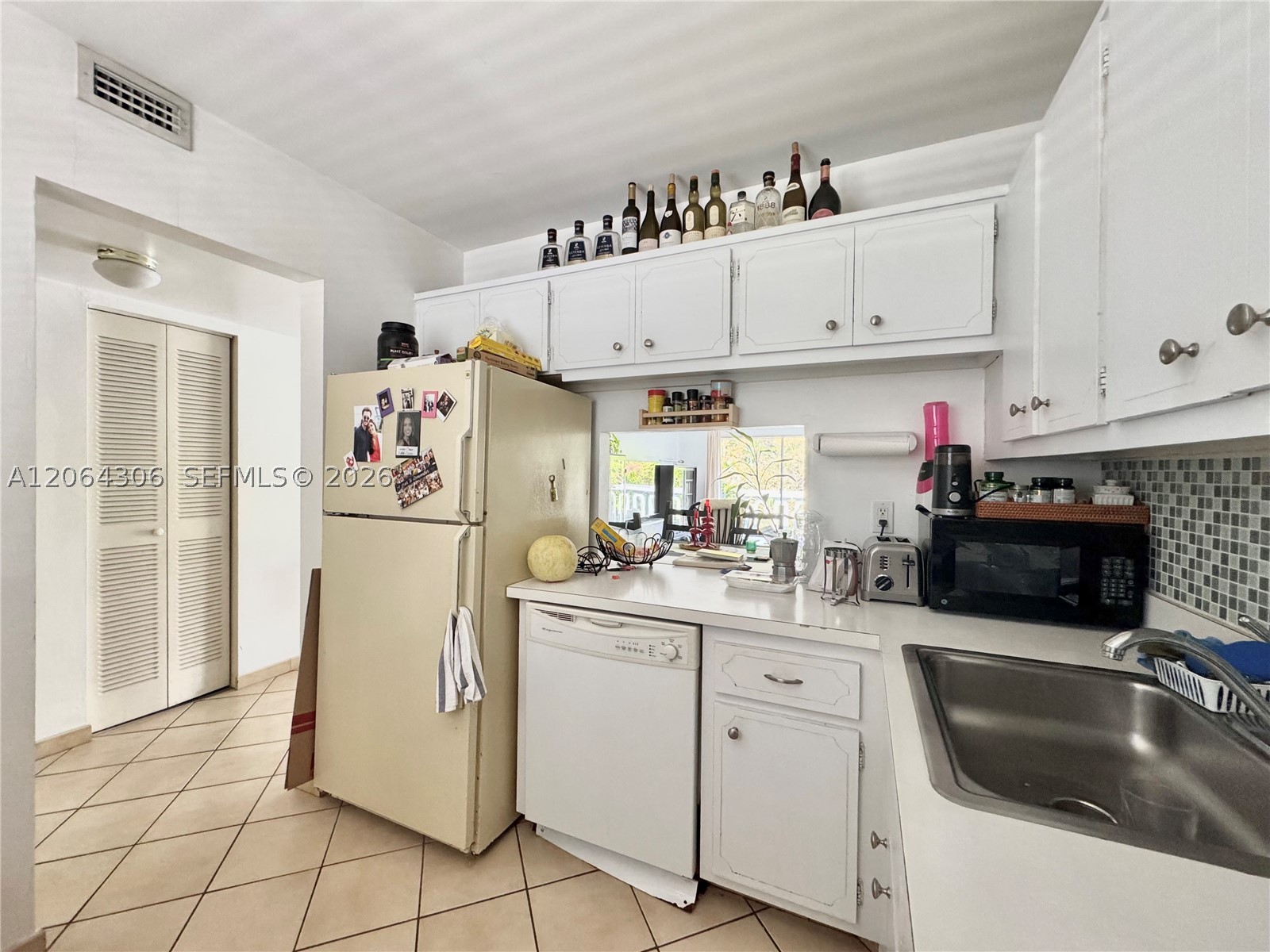 100 Edgewater Dr 305 Property Photo 7