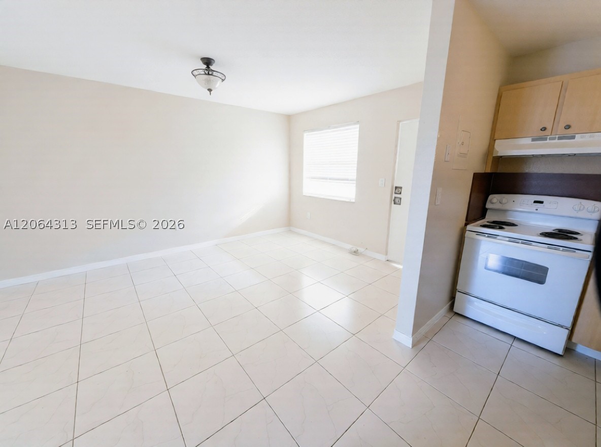 1525 Nw 19th Ter 23 Property Photo 3